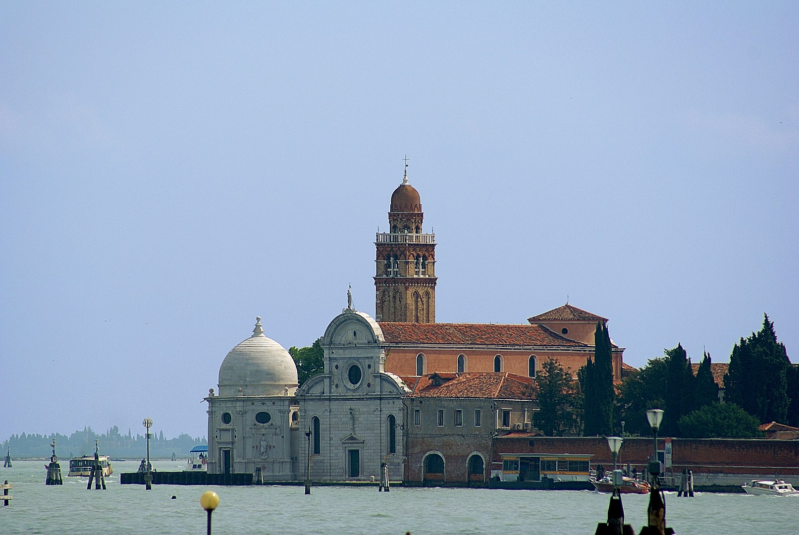 San Michele in Isola SMARTTRAVELERS